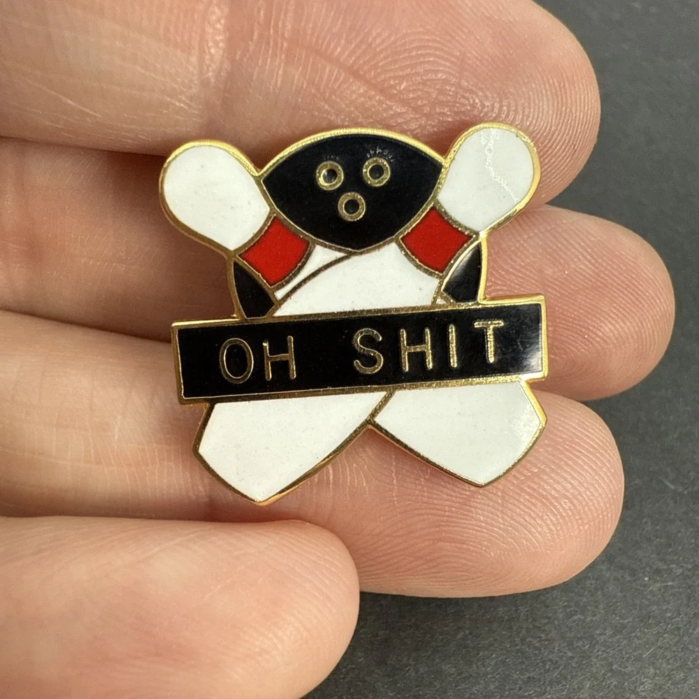 10 PIN BOWLING OH SH!T FUNNY NOVELTY LAPEL PIN BADGE 3/4 INCH